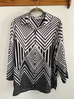 Alfred Dunner Black and White Geometric Button-Down Shirt